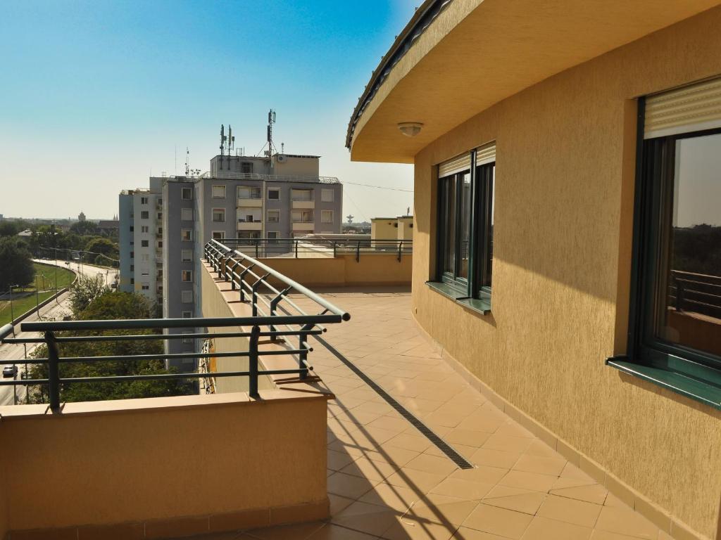Tisza Palota Apartmanok Szeged Rom bilde